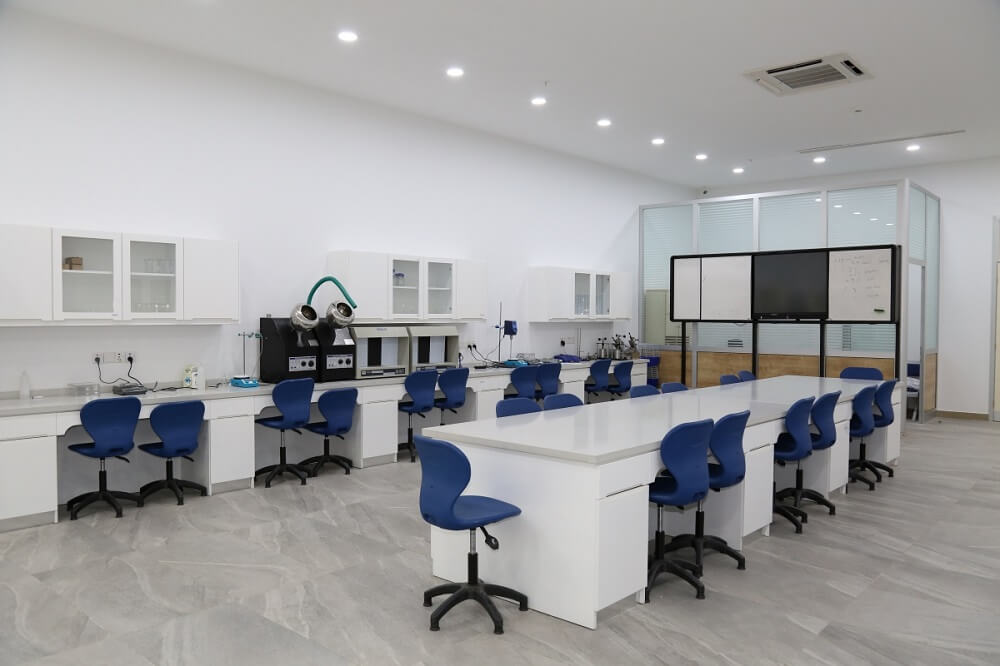 Knowledge University, College of Pharmacy Pharmaceutical Technology labs